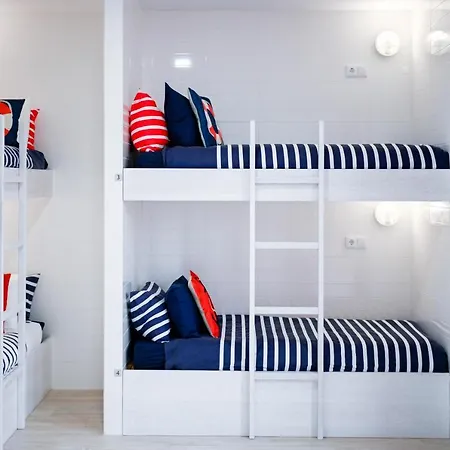 Ferrel Surf House Ostello *