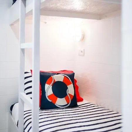 Ferrel Surf House Vandrerhjem *
